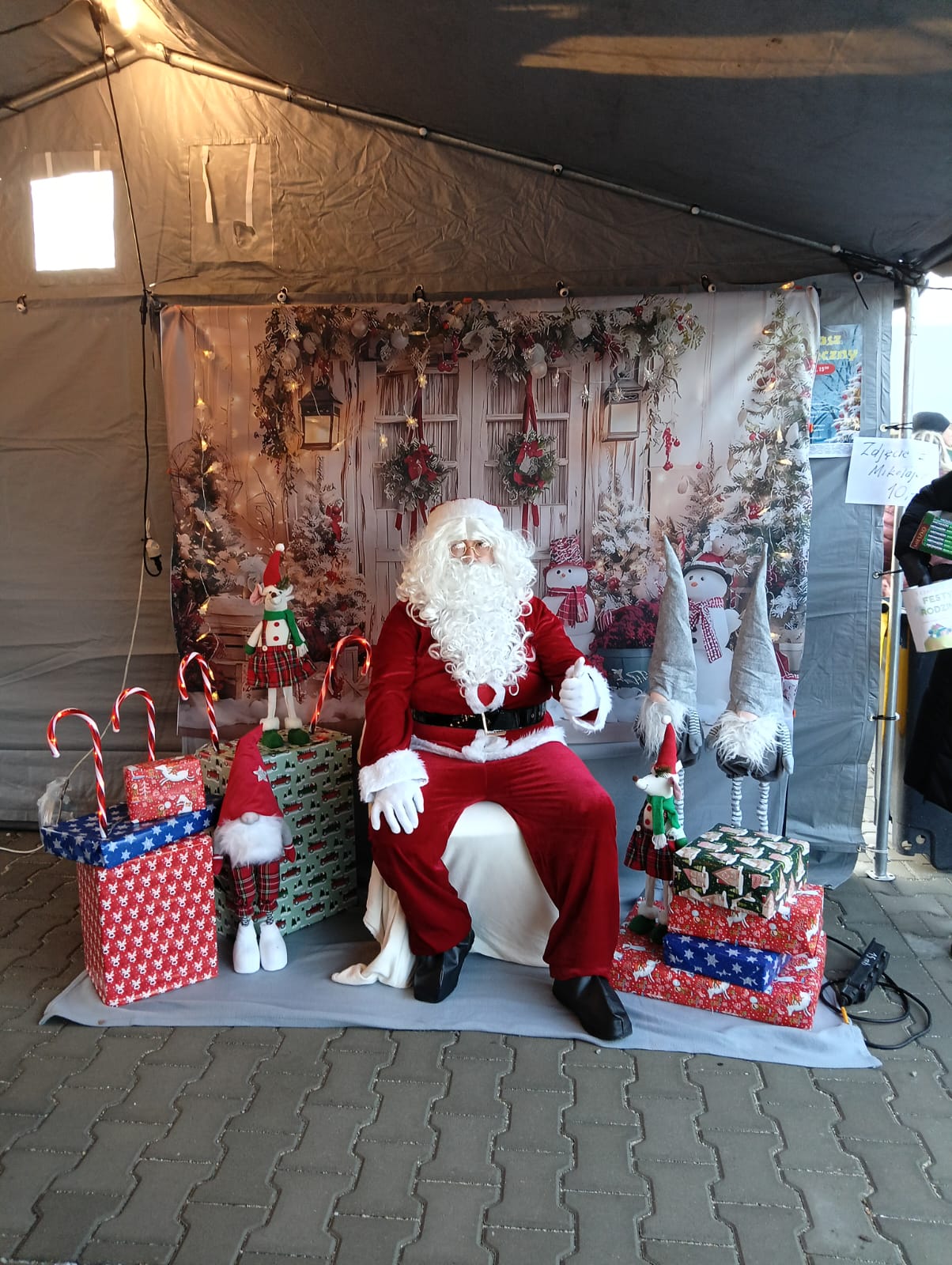 Tutaj powinien być opis obrazka