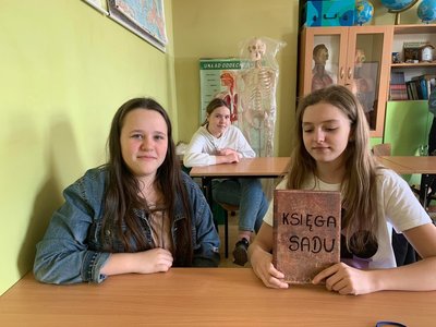 272782778_689063935784615_258210075234252906_njpg [400x300]