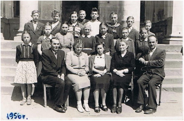uczniowie_1956.jpg [609x402]