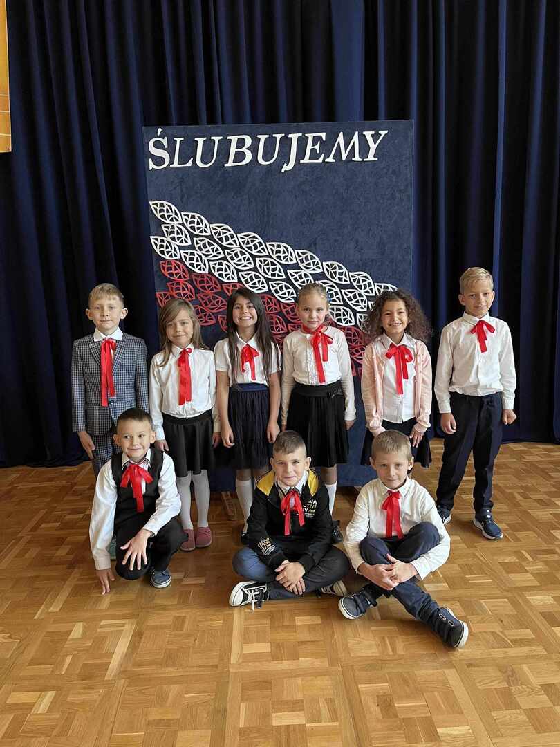 Uczniowie klasy I - Franciszek Politowski, Ewa Szablewska, Sophie Szląskiewicz, Zofia Politowska, Nadia Falkowska, Ksawery Teodorowicz, Stanisław Ryczkowski, Oskar Naklicki, Mikołaj Markowski i Marcel Rychłowski