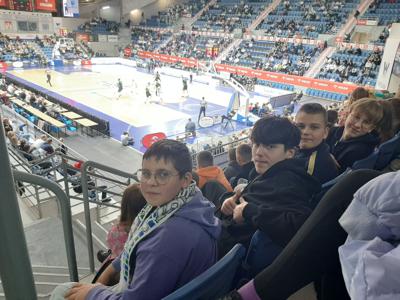 Uczestnicy wyjazdu na mecz Anwilu.