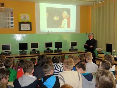 Gdy będzie wam trud­no, gdy będziecie w życiu przeżywać ja­kieś niepo­wodze­nie, czy zawód, niech my