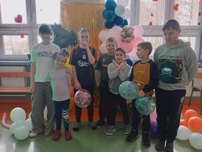 Zdjęcie grupowe dzieci