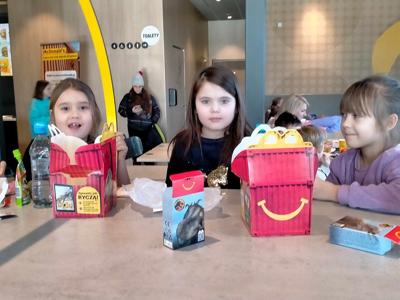 Dzieci w McDonalds