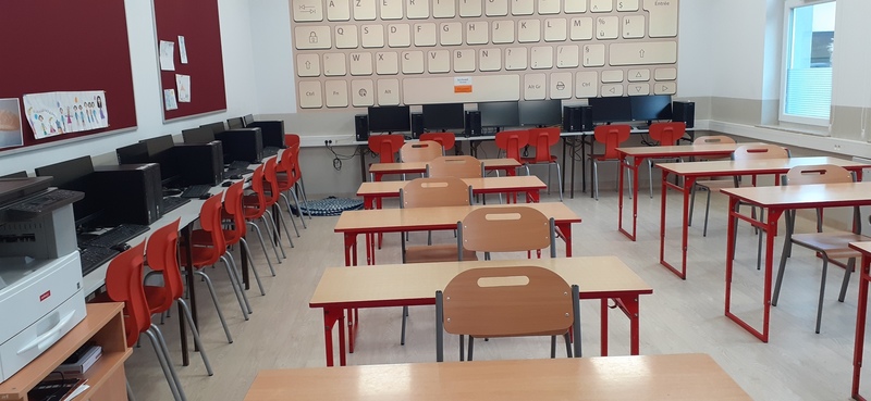 Pracownia komputerowa - wnętrze.