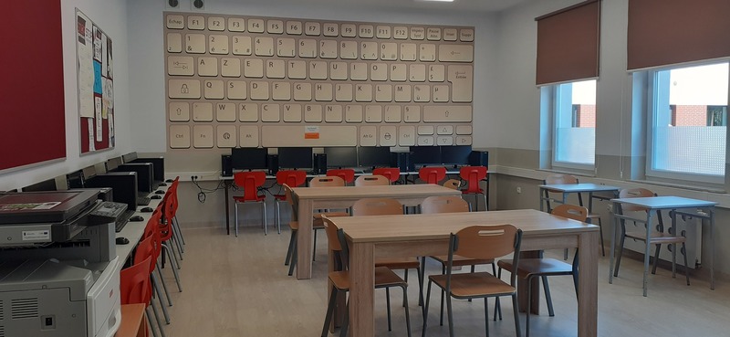 Pracownia komputerowa - wnętrze.