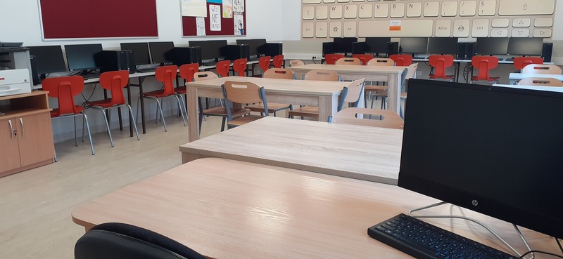 Pracownia komputerowa - wnętrze.