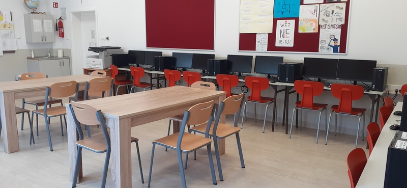 Pracownia komputerowa - wnętrze.
