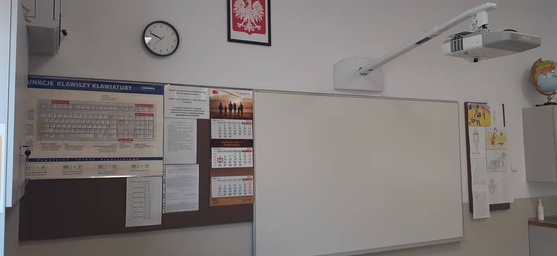 Pracownia komputerowa - wnętrze.