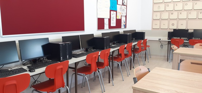 Pracownia komputerowa - wnętrze.