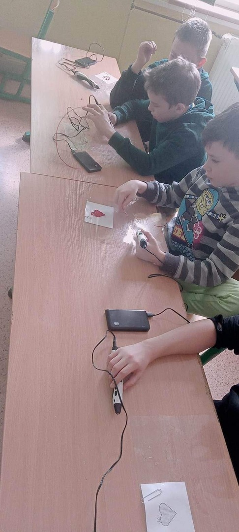 img_9490.jpg [702x1560]