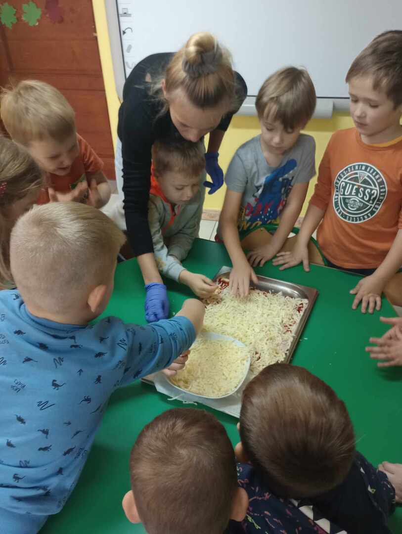 399840752_1066035618087365_7881169841058663519_n.jpg [1536x2040]