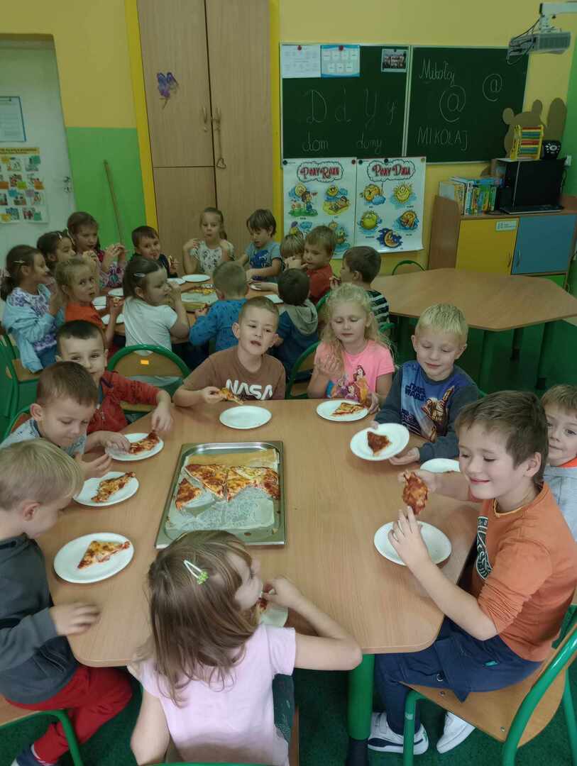 399945722_872625251105069_7269214470974704795_n.jpg [1536x2040]