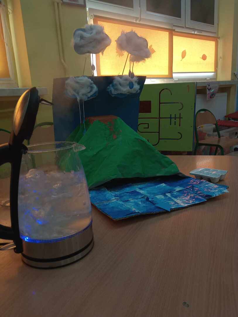 400390442_355016463654089_3903141329664986009_n.jpg [1536x2040]