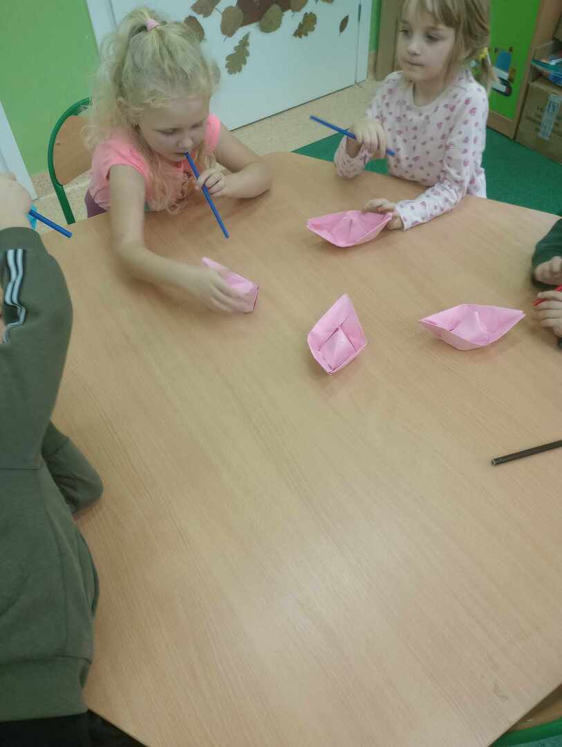 371461031_883644212880292_5455150429812890869_n.jpg [1536x2040]