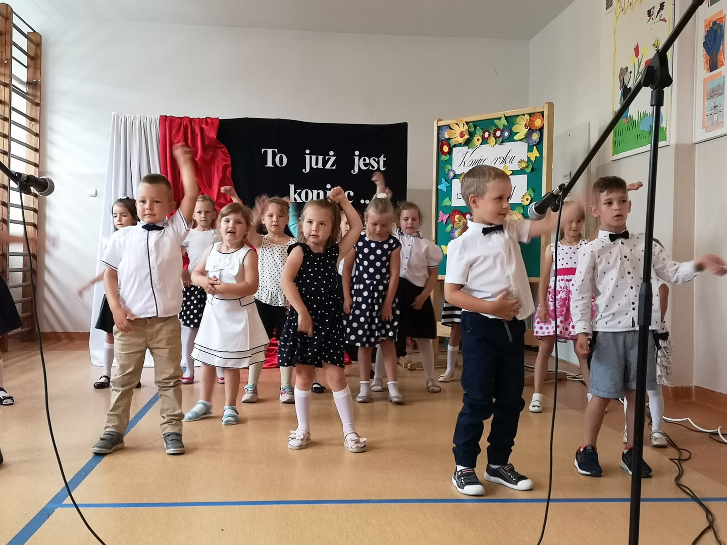 Szkoła Podstawowa Im Jana Brzechwy Szkoła Podstawowa im. Jana Brzechwy w Cyganach - Zakończenie roku